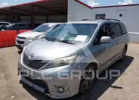 2011 Toyota SIENNA фото