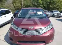 2011 Toyota SIENNA photo