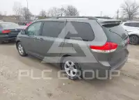 2011 Toyota SIENNA photo