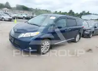 2011 Toyota SIENNA photo