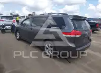 2011 Toyota SIENNA фото