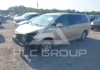 2011 Toyota SIENNA фото