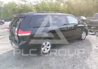 2011 Toyota SIENNA фото