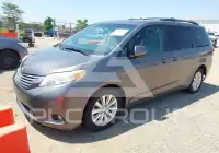 2011 Toyota SIENNA фото