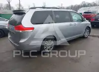 2011 Toyota SIENNA фото