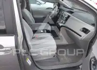2011 Toyota SIENNA photo