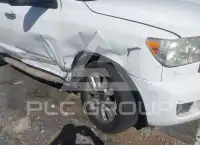 2011 Toyota SEQUOIA фото