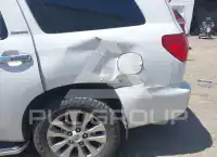 2011 Toyota SEQUOIA фото