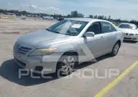 2011 Toyota CAMRY фото