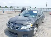 2011 Toyota CAMRY фото