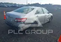 2011 Toyota CAMRY фото