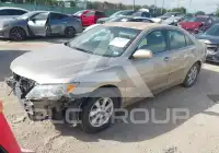 2011 Toyota CAMRY фото