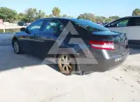 2011 Toyota CAMRY фото