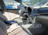 2011 Toyota CAMRY фото