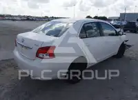2011 Toyota YARIS фото