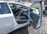2011 Toyota PRIUS фото