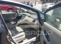 2011 Toyota PRIUS фото