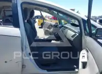 2011 Toyota PRIUS фото