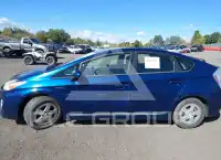 2011 Toyota PRIUS фото