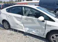 2011 Toyota PRIUS фото
