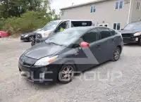 2011 Toyota PRIUS фото