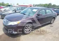 2011 Toyota AVALON photo