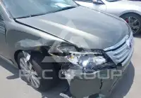 2011 Toyota AVALON photo