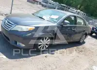 2011 Toyota AVALON photo