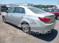 2011 Toyota AVALON фото
