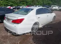 2011 Toyota AVALON фото