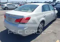 2011 Toyota AVALON photo