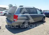 2011 KIA Sedona photo