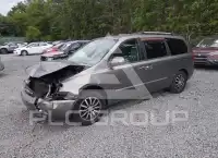 2011 KIA Sedona фото