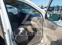 2011 KIA Sedona photo