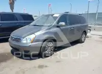 2011 KIA Sedona photo