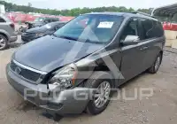 2011 KIA Sedona фото