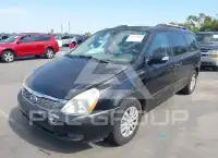 2011 KIA Sedona photo