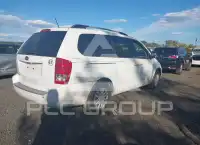 2011 KIA Sedona фото