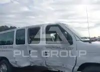 2011 Ford E-350 photo