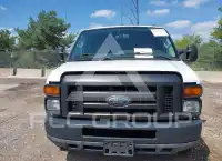 2011 Ford E-150 фото