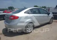 2011 Ford FIESTA фото