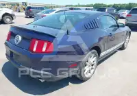2011 Ford MUSTANG фото