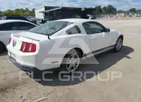 2011 Ford MUSTANG photo