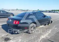 2011 Ford MUSTANG фото