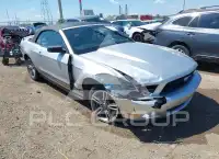 2011 Ford MUSTANG фото