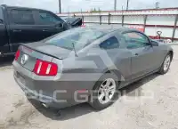 2011 Ford MUSTANG фото