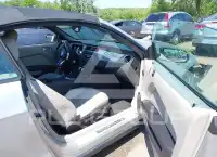 2011 Ford MUSTANG фото