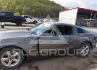 2011 Ford MUSTANG photo