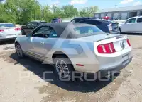 2011 Ford MUSTANG фото