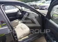 2011 Ford CROWN photo